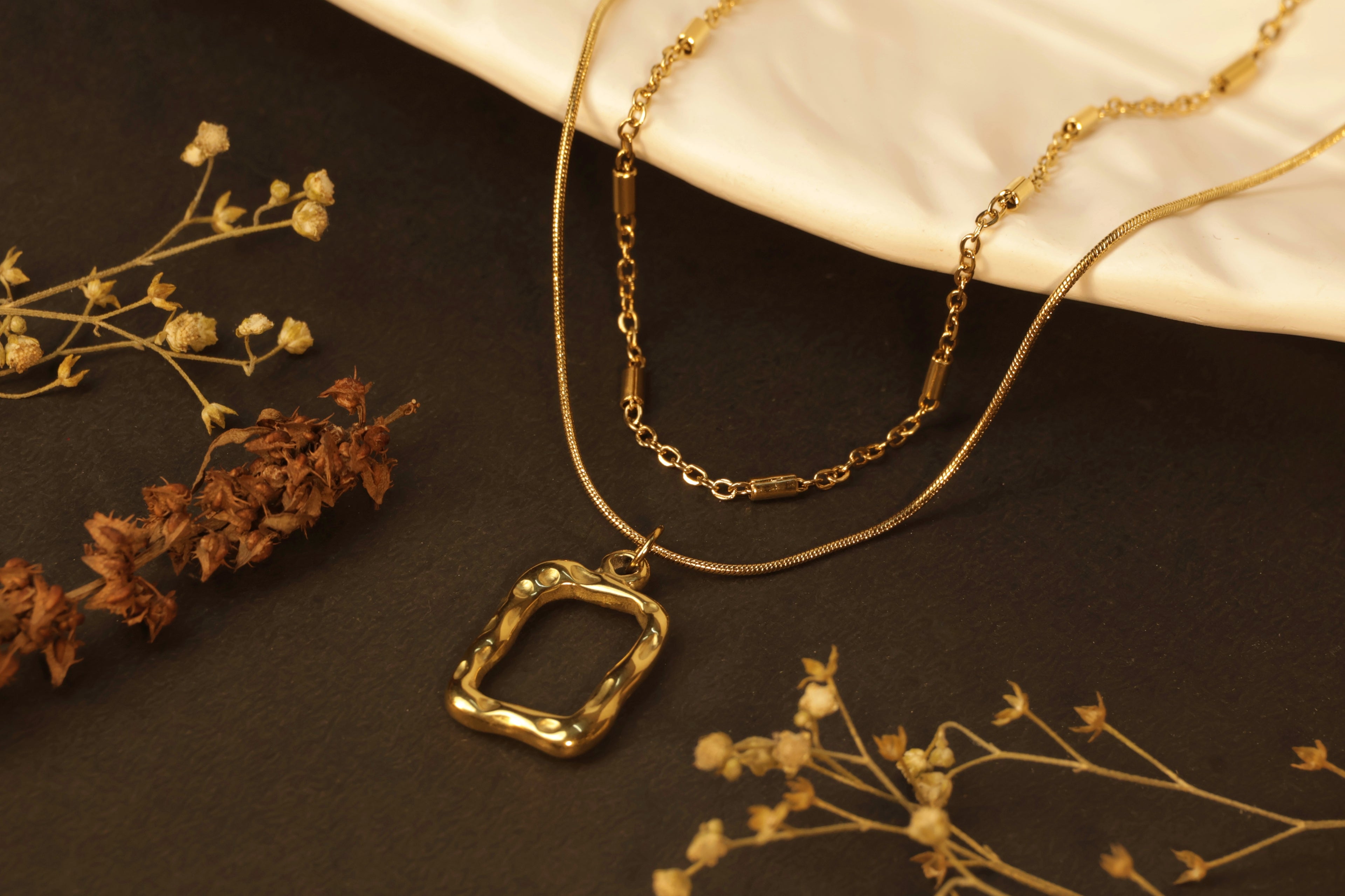 Midas Frame Necklace
