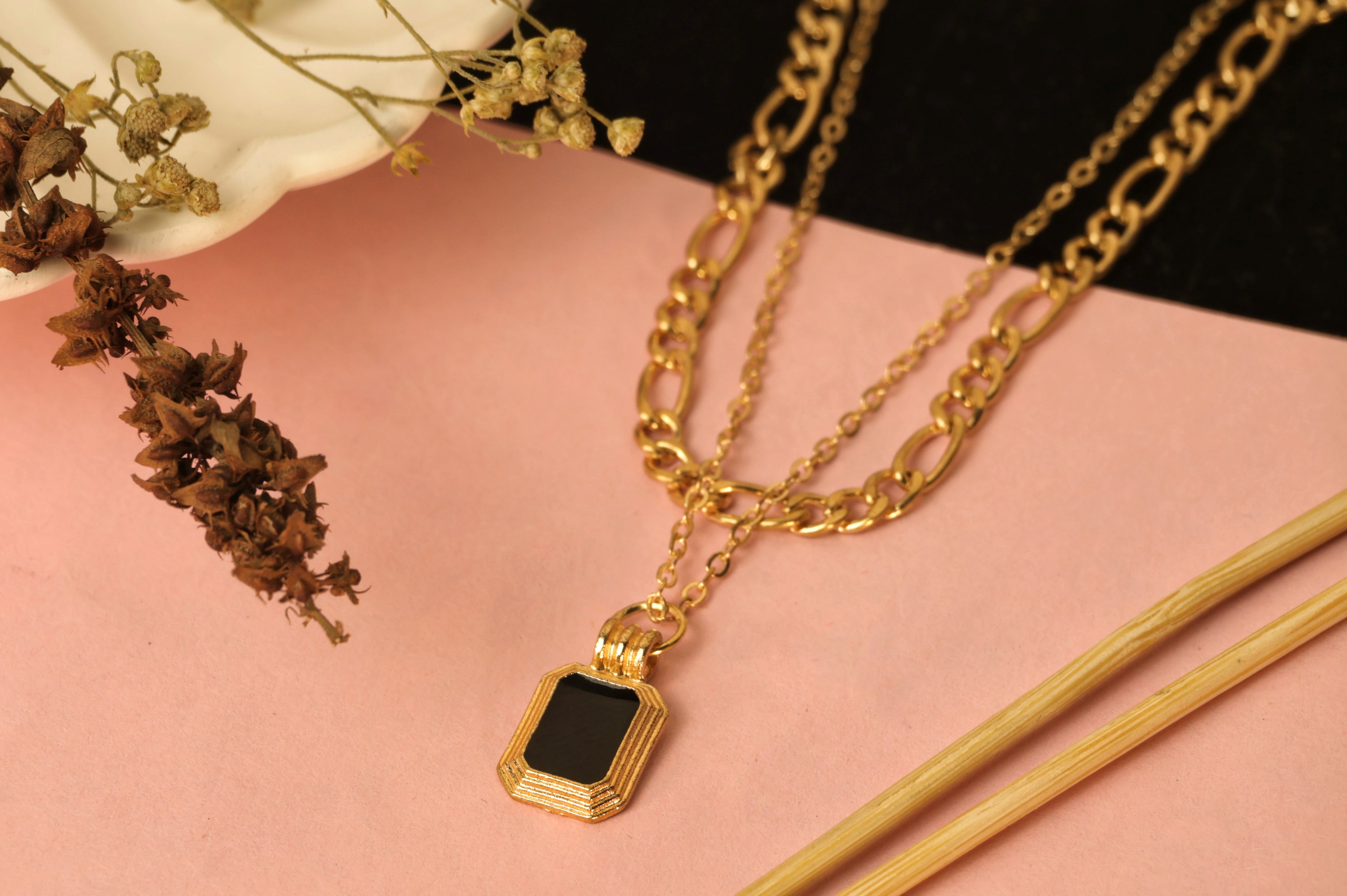Noir Link Pendant