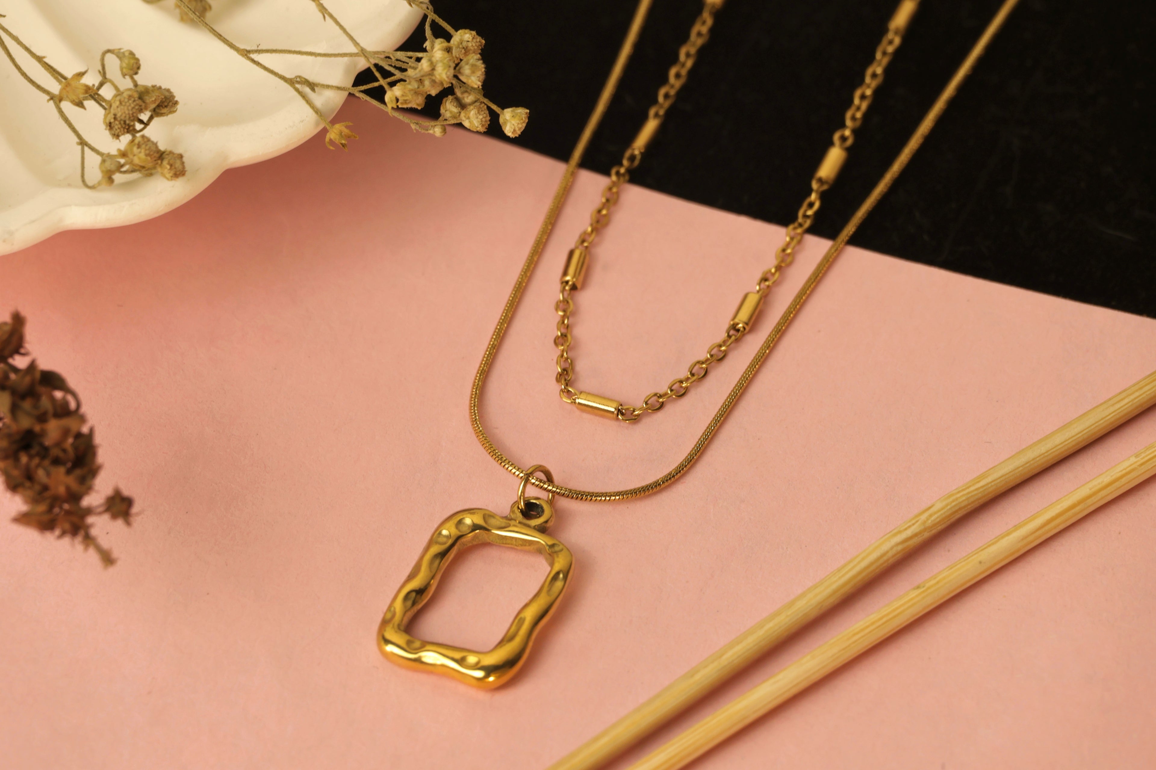 Midas Frame Necklace