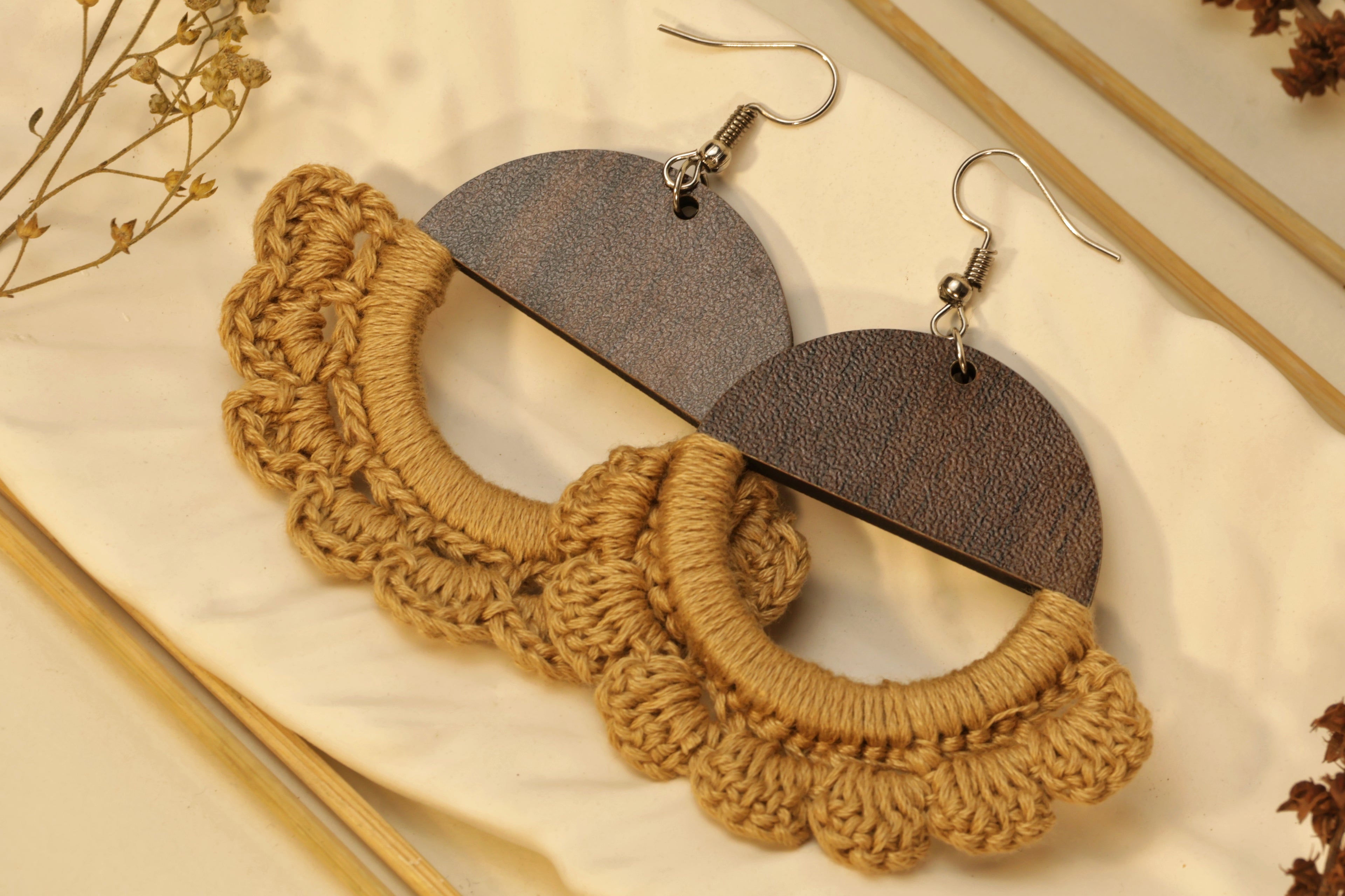 Serene Sunstone Earrings