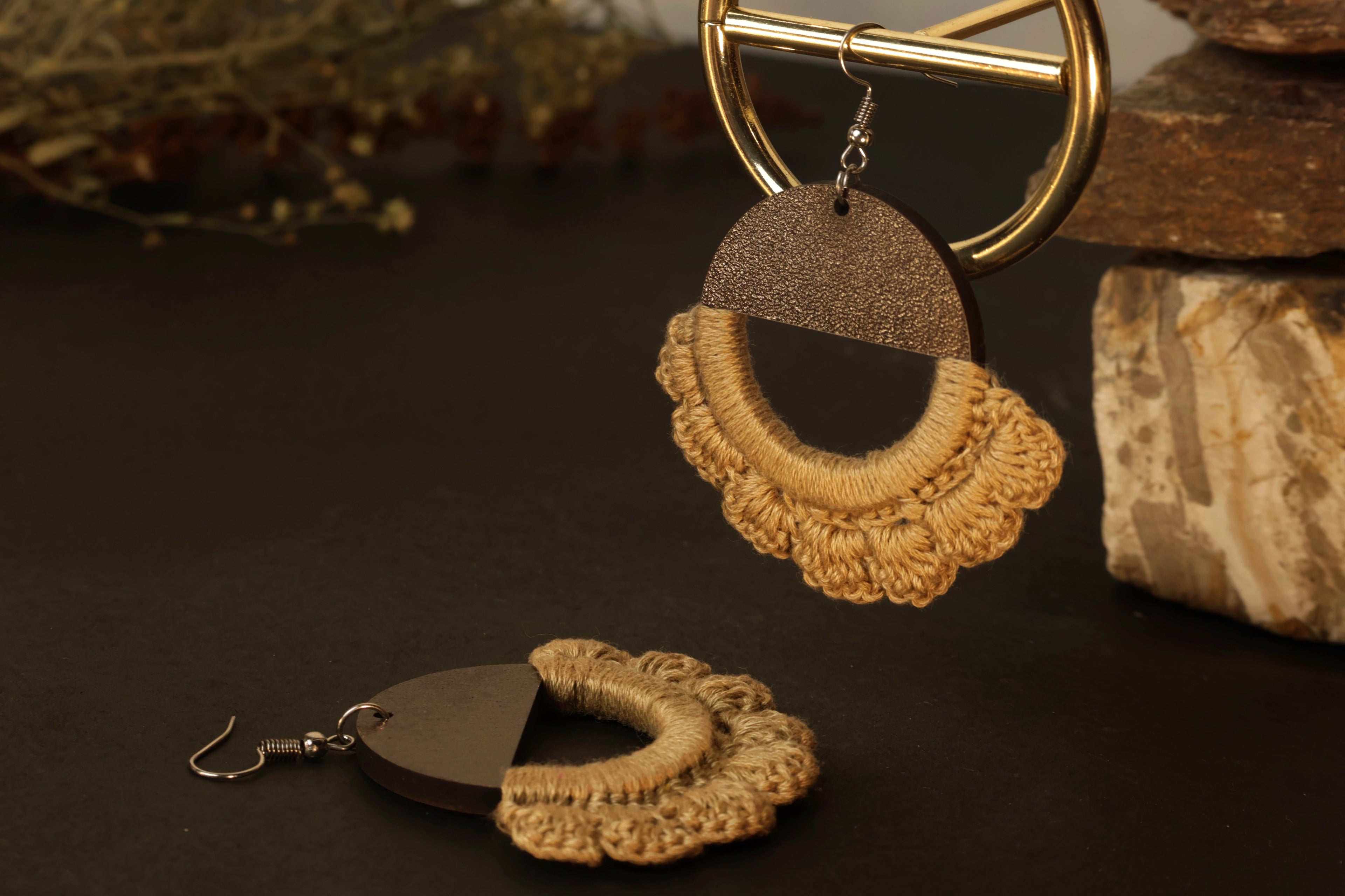 Serene Sunstone Earrings